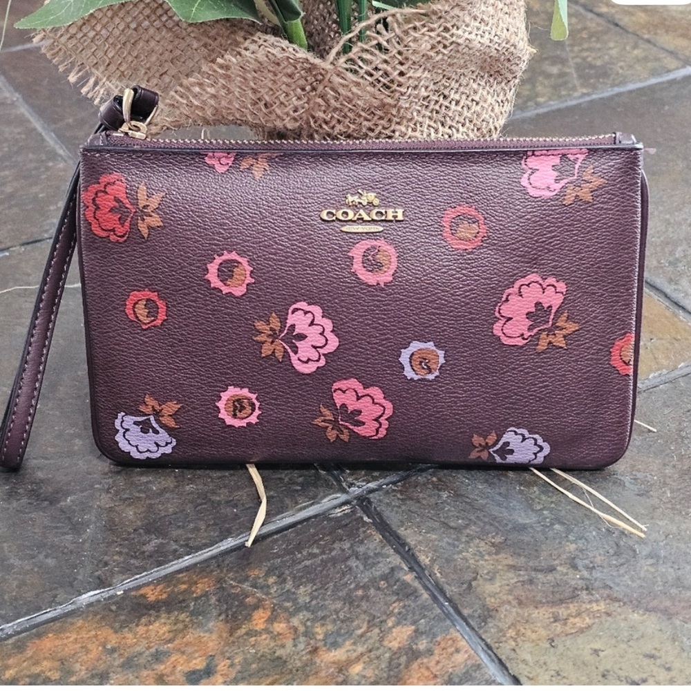 Like New Coach Primrose Large Floral Wristlet